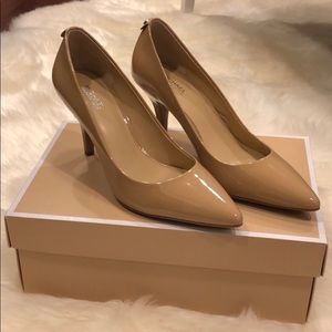 Michael Kors Nude kitten heels